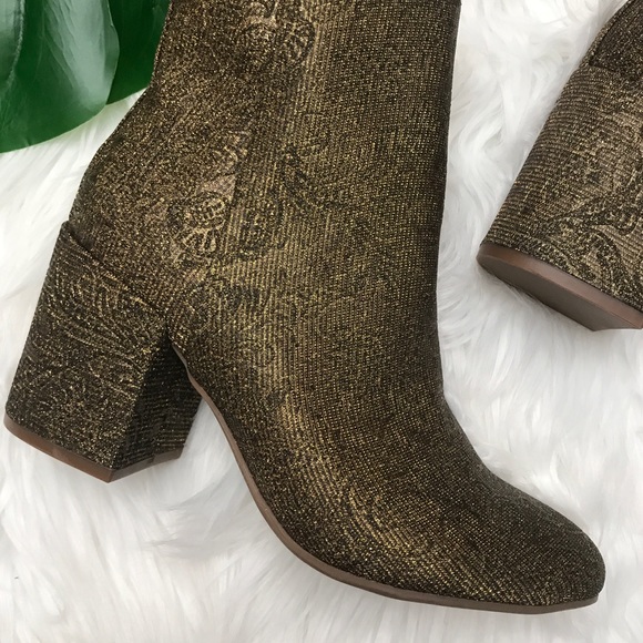 NEW Carlos Santana metallic gold ankle booties - Picture 2 of 7